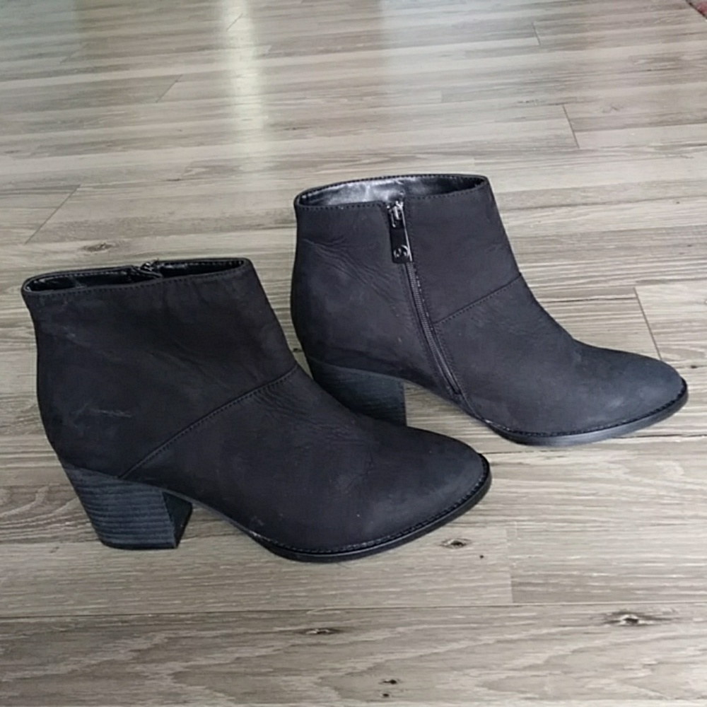 NWOB Blondo waterproof black booties
